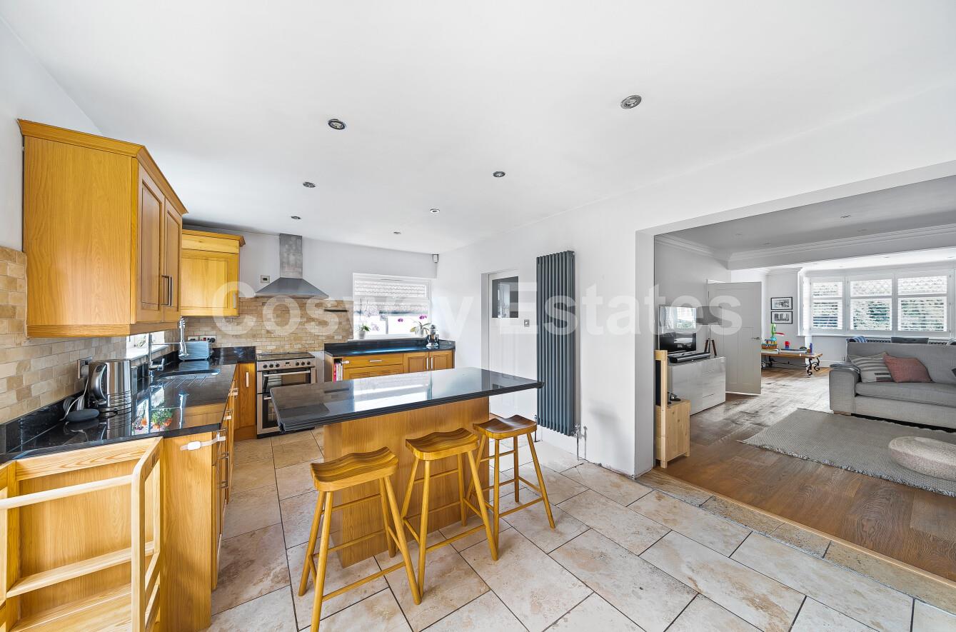 Longfield Avenue, London
